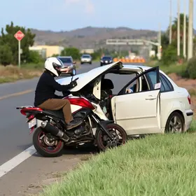 motociclista ferido em acidente